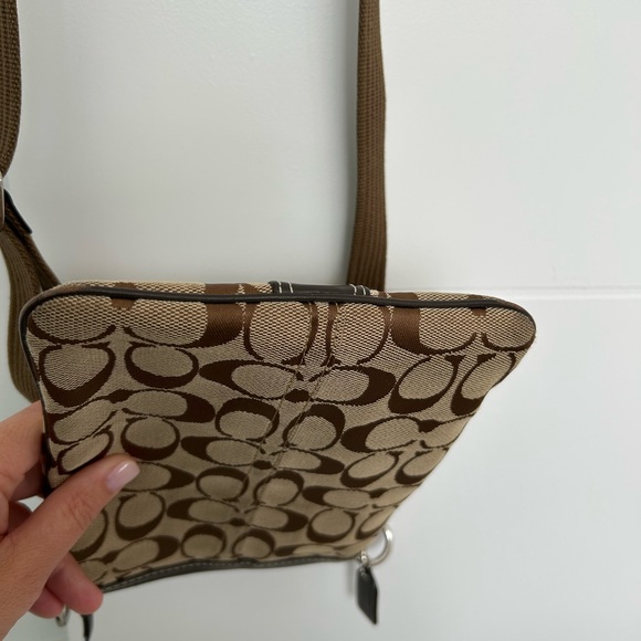 Classic COACH crossbody bag - Picture 3 of 7